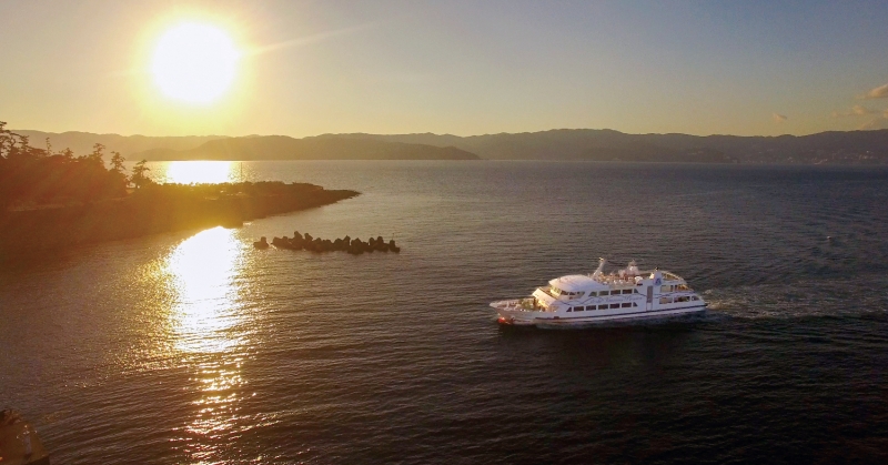 夕暮れ時の初島リゾートライン